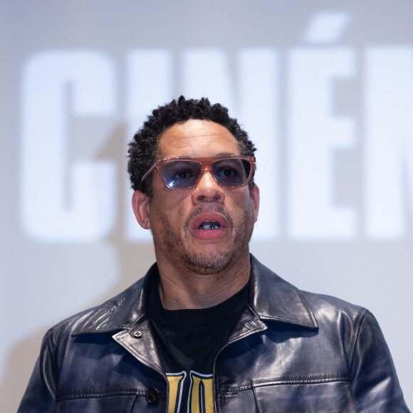 JoeyStarr lors du photocall de l'avant-première du film " Surprêmes" au Bozar (Palais des beaux-arts de Bruxelles) à Bruxelles en Belgique le 18 novembre 2021. 