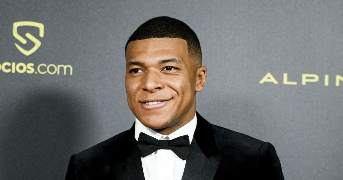 Kylian Mbappé Photocall De La 66ème Cérémonie Du Ballon Dor Au Théâtre Du Chatelet à Paris Le 5934