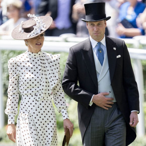 Le prince William, duc de Cambridge, et Catherine (Kate) Middleton, duchesse de Cambridge, lors du quatrième jour de la Royal Ascot 2022 à l'hippodrome d'Ascot dans le Berkshire, Royaume Uni, le 17 juin 2022. 