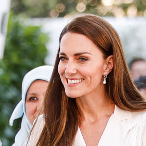 Catherine (Kate) Middleton, duchesse de Cambridge, lors d'une cérémonie multiconfessionnelle et de dépôt de couronnes au pied de la tour Grenfell à Londres, Royaume Uni, le 14 juin 2022, en souvenir de ceux qui sont morts dans l'incendie de la tour Grenfell le 14 juin 2018. 