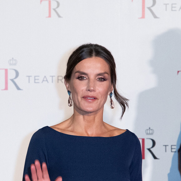 La reine Letizia d'Espagne lors de l'ouverture de la nouvelle saison du théâtre Royal à Madrid le 24 octobre 2022. 