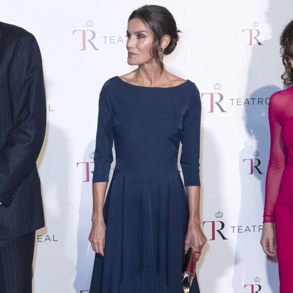 La reine Letizia d'Espagne lors de l'ouverture de la nouvelle saison du théâtre Royal à Madrid le 24 octobre 2022. 