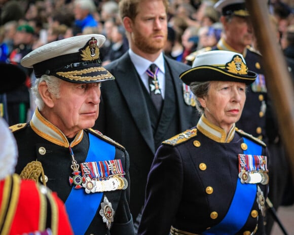 Le roi Charles III d'Angleterre, Le prince Harry, duc de Sussex et La princesse Anne - Funérailles nationales de la reine Elizabeth II à Londres, Royaume Uni, le 19 septembre 2022. © Avalon/panoramic/Bestimage 