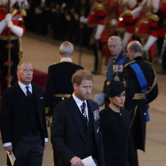 Le prince Harry, duc de Sussex, le prince Andrew, duc d'York, Meghan Markle, duchesse de Sussex - Intérieur - Procession cérémonielle du cercueil de la reine Elisabeth II du palais de Buckingham à Westminster Hall à Londres. Le 14 septembre 2022 