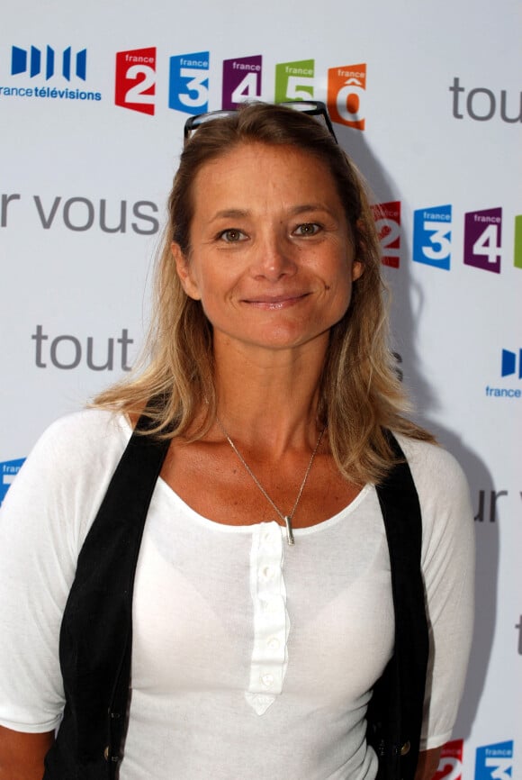 Caroline Avon - Conférence de presse de rentrée de France Télévisions 2009-2010 à Paris, le 27 août 2009.