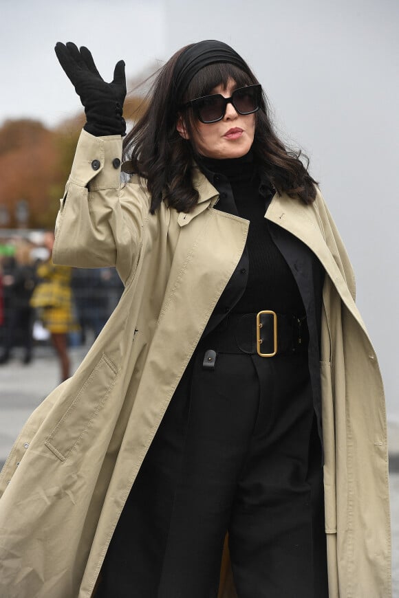 Isabelle Adjani - Célébrités au défilé Dior Collection Femme Prêt-à-porter Printemps/Eté 2023 lors de la Fashion Week de Paris, le 27 septembre 2022. © Giancarlo Gorassini/Bestimage