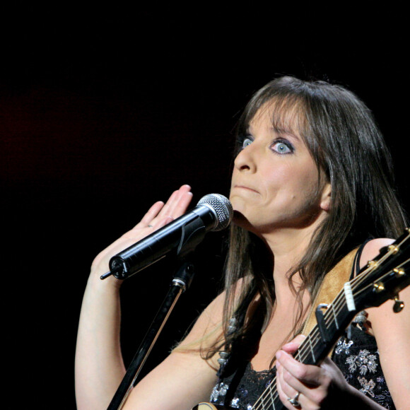 Exclusif - Lynda Lemay fête sa 40ème représentation à l'Olympia et ses 40 ans le 25 avril 2007