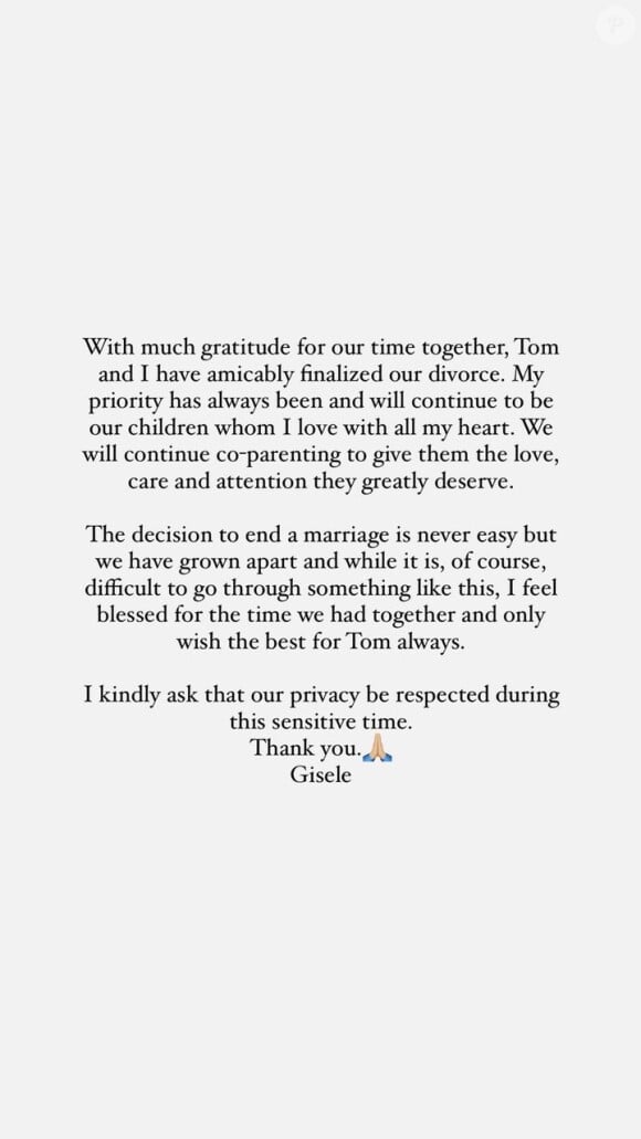 Gisele Bündchen officialise son divorce avec Tom Brady sur Instagram le 28 octobre 2022.