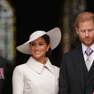 Peter Philips, Le prince Harry, duc de Sussex, et Meghan Markle, duchesse de Sussex, Zara Phillips (Zara Tindall) - Les membres de la famille royale et les invités lors de la messe célébrée à la cathédrale Saint-Paul de Londres, dans le cadre du jubilé de platine (70 ans de règne) de la reine Elisabeth II d'Angleterre. Londres, le 3 juin 2022. 