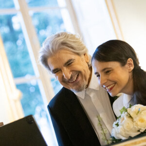 Mariage de Serge Lama et Luana Santonino à la mairie du 7ème arrondissement de Paris. Rachida Dati, Maire du 7ème a célébré le mariage. Paris, le 11 février 2021. © Cyril Moreau/Bestimage.
