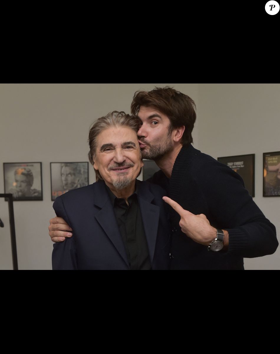 Serge Lama et son fils Frédéric - Backstage du concert de Serge Lama à la salle Pleyel à Paris - Jour 2. Le 24 novembre 2017 © Giancarlo Gorassini / Bestimage.