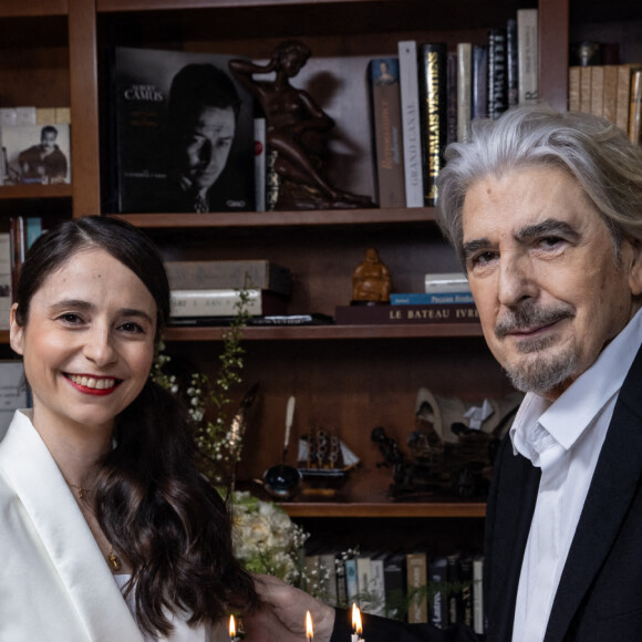 Mariage de Serge Lama et Luana Santonino à la mairie du 7ème arrondissement de Paris. Rachida Dati, Maire du 7ème a célébré le mariage. Paris, le 11 février 2021. © Cyril Moreau/Bestimage.