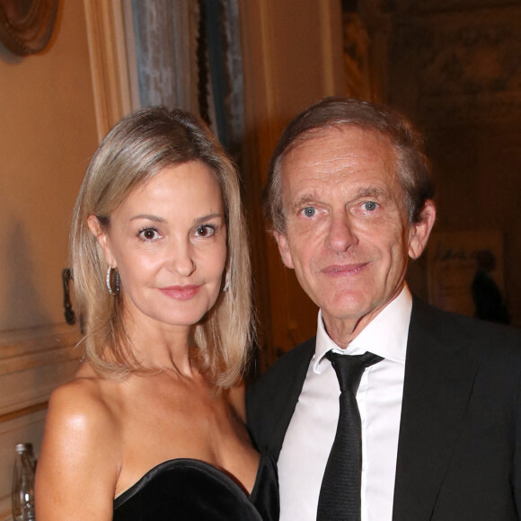 Docteur Frédéric Saldmann et sa femme Marie - Dîner du 35ème Gala "Vaincre le cancer" au profit de la lutte contre les cancers au Cercle de l'Union Interalliée à Paris le 29 octobre 2022. Plus de 90.000 cancers n’ont pu être diagnostiqués en 2020 à cause de la pandémie de la covid-19. Sans ces dommages collatéraux, le cancer reste la première cause de mortalité prématurée en France. Face à ce constat, il est urgent de ne pas relâcher les efforts dans la recherche contre le cancer au risque d’effacer une partie non négligeable des progrès réalisés ces dernières années, ce qui aurait pour conséquence d’impacter les malades. © Bertrand Rindoff / Bestimage 