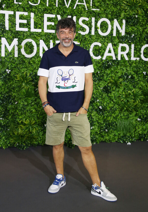 Stéphane Plaza pose lors d'un photocall lors du Festival de Televison de Monte Carlo. @ Denis Guignebourg/Bestimage