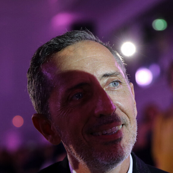 Exclusif - Gad Elmaleh - Le professeur S.Lyonnet, président de l'Institut des maladies génétiques, et le galériste K. Mennour ont organisé la 4ème édition de la soirée "Heroes for Imagine", une grande vente aux enchères d'oeuvres d'art, animée par G.Elmaleh et dirigée par Christie's, à l'institut Imagine, 24 boulevard du Montparnasse dans le 15ème arrondissement de Paris, France, le 12 septembre 2022.  © Dominique Jacovides/Bestimage 