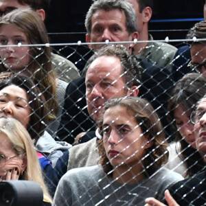 Julien Courbet et son fils Gabin - Célébrités assistent à la victoire de Holger Rune contre Novak Djokovic lors de la finale du tournoi de tennis "Rolex Paris Masters 2022" à Bercy AccorHotels Arena à Paris, le 2 novembre 2022 . © Veeren/Bestimage 