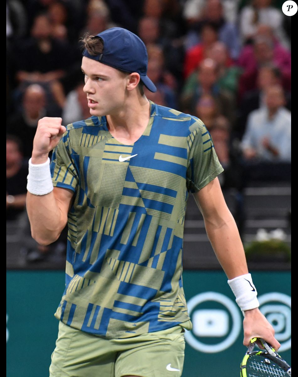 Holger Rune - Holger Rune remporte la finale du Rolex Paris Masters 2022 contre Novak Djokovic à Paris le 6 novembre 2022 . © Veeren/Bestimage