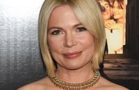 Michelle Williams maman pour la 3e fois : superbe apparition sur tapis rouge aux côtés de Steven Spielberg