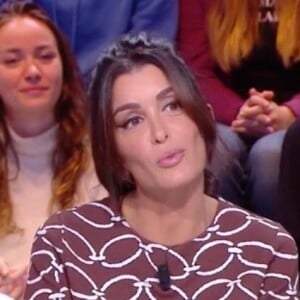 Jenifer dans l'émission Quotidien sur TMC. Le 8 novembre 2022.