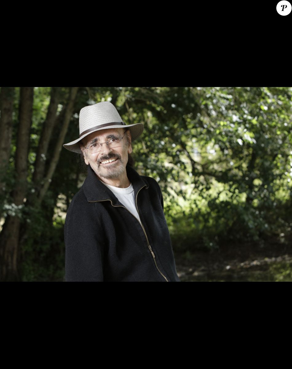 Rendez-vous avec Nicolas Peyrac lors de la 4e édition des écrivains chez Gonzague Saint Bris (26e Forêt des livres) à Chanceaux-Près-Loches. Le 28 août 2022. © Cédric Perrin / Bestimage