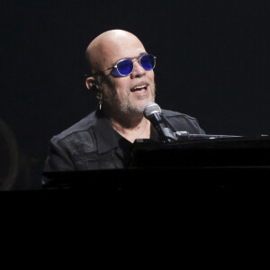 Exclusif - Pascal Obispo - Hommage à Daniel Lévi lors d'un gala au théâtre Mogador à Paris au profit de l'association Daniel Lévi le 7 novembre 2022. © Jack Tribeca / Bestimage