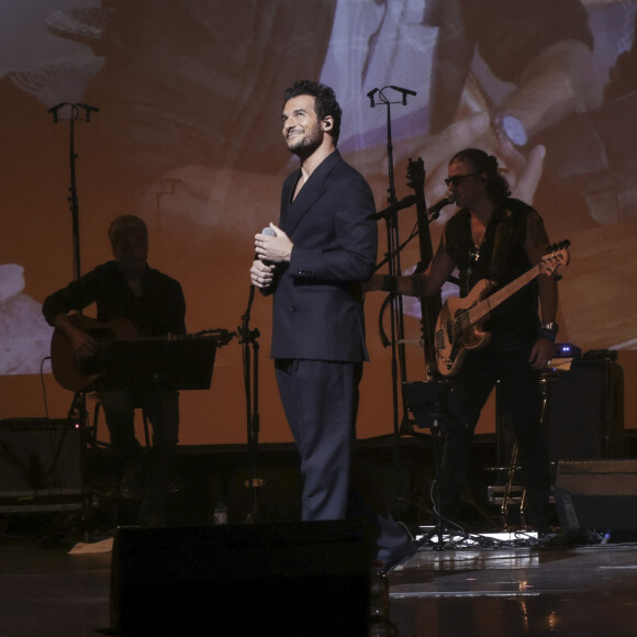 Exclusif - Amir - Hommage à Daniel Lévi lors d'un gala au théâtre Mogador à Paris au profit de l'association Daniel Lévi le 7 novembre 2022. © Jack Tribeca / Bestimage