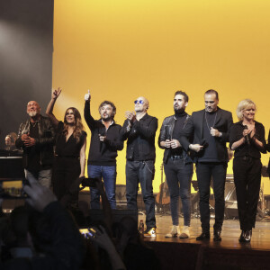Exclusif - Pascal Obispo et la troupe originale des Dix Commandements - Hommage à Daniel Lévi lors d'un gala au théâtre Mogador à Paris au profit de l'association Daniel Lévi le 7 novembre 2022. © Jack Tribeca / Bestimage