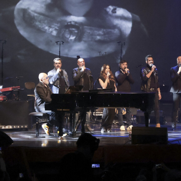 Exclusif - Pascal Obispo et la troupe originale des Dix Commandements - Hommage à Daniel Lévi lors d'un gala au théâtre Mogador à Paris au profit de l'association Daniel Lévi le 7 novembre 2022. © Jack Tribeca / Bestimage