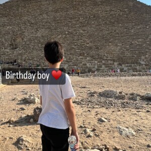 Aaron fête son anniversaire en Egypte. Le 11 novembre 2022.