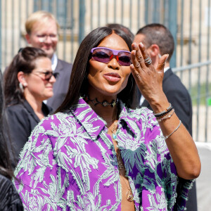 Naomi Campbell - Sorties du défilé de mode Homme printemps-été 2023 Louis Vuitton dans la cour Carrée du Louvre à Paris, France, le 23 juin 2022. © Veeren-Clovis/Bestimage 