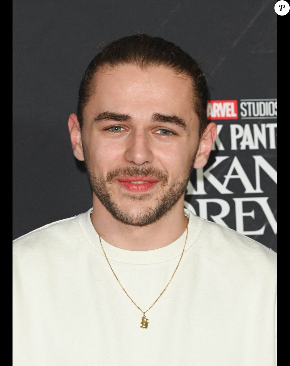 Julien (Star Academy 2022) - Les élèves de la Star Academy 2022 sont de sortie pour assister à la première du film "Black Panther: Wakanda Forever" au Grand Rex à Paris le 7 novembre 2022. © Coadic Guirec/Bestimage