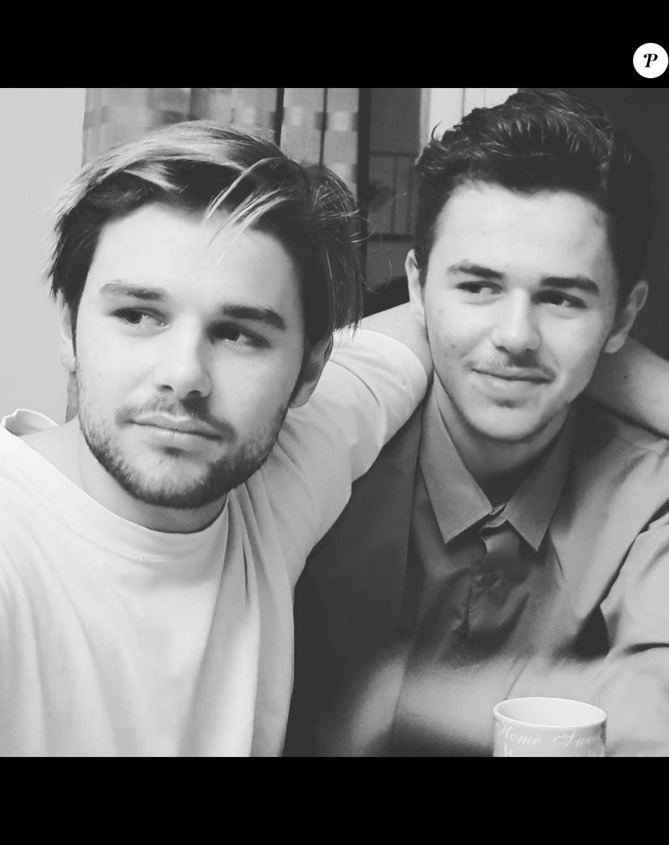 Julien de la "Star Academy" avec les cheveux courts