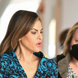 Exclusif - Eva Mendes arrive à l'aéroport JFK à New York, le 3 mai 2022.