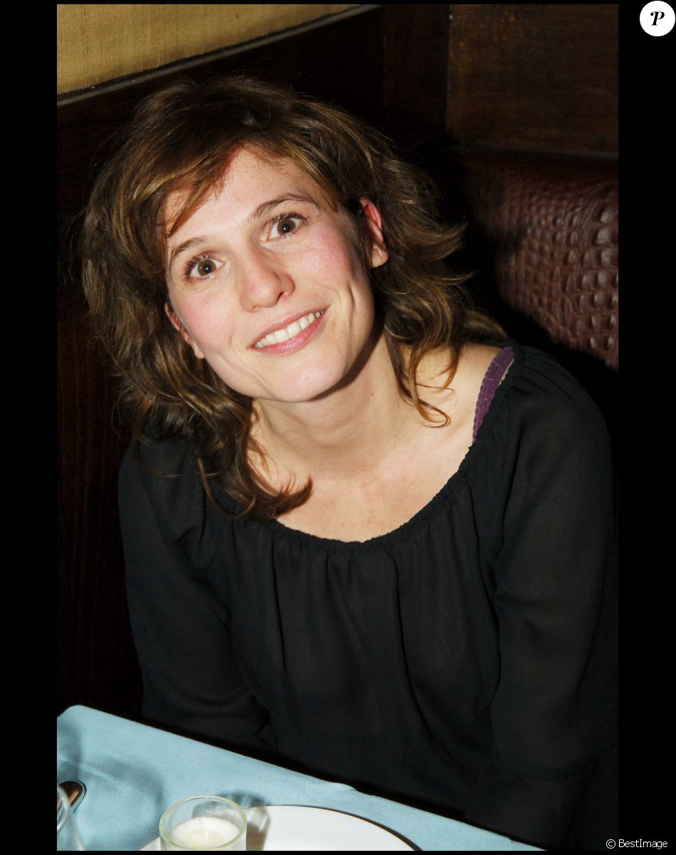 MAUREEN DOR - NOUVEL AN SLAVE CHEZ CASTEL "WYBOROWA SINGLE ESTATE"