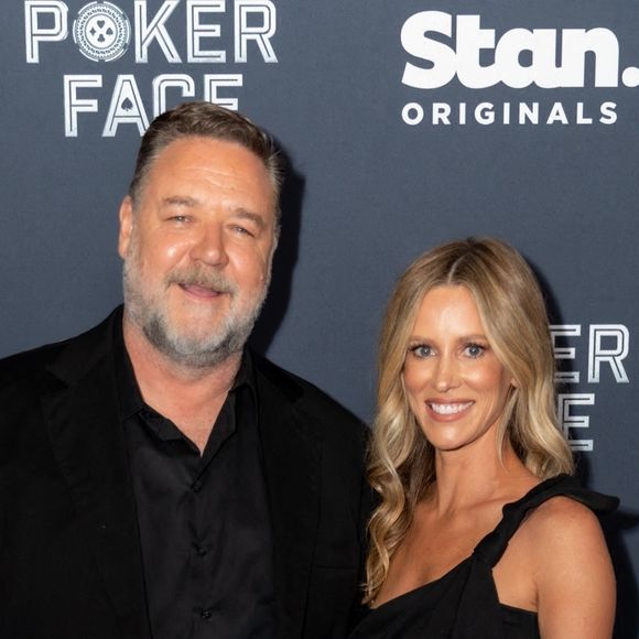 Russel Crowe, Britney Theriot à la première du film "Poker Face" à Sydney, le 15 novembre 2022. 