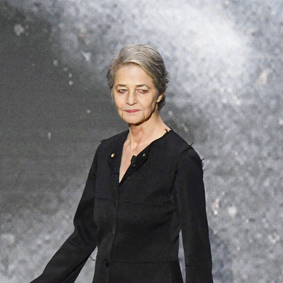 Charlotte Rampling sur scène lors de la 46e cérémonie des César à l'Olympia à Paris. © Pierre Villard/ Pool / Bestimage