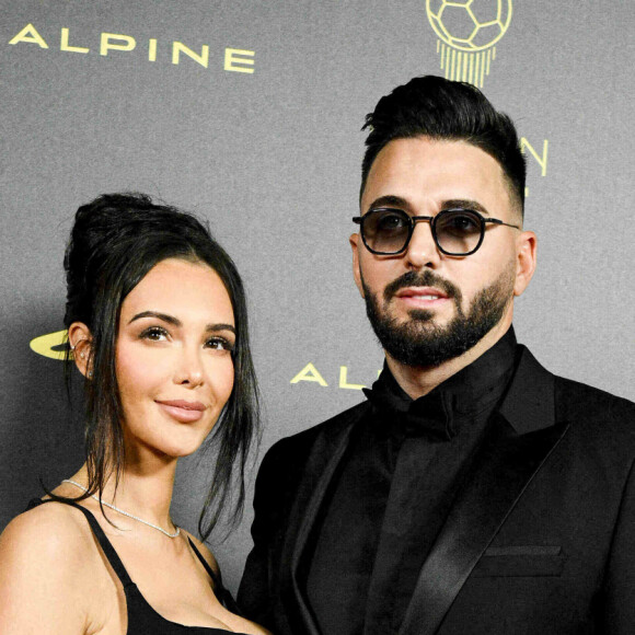 Nabilla (Benattia) et son mari Thomas Vergara au photocall de la 66ème cérémonie du Ballon d'Or au Théâtre du Chatelet à Paris le 17 octobre 2022.