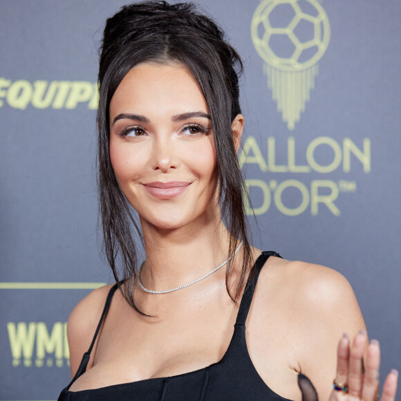 Nabilla Vergara - Photocall de la 66ème cérémonie du Ballon d'Or au Théâtre du Chatelet à Paris. © Cyril Moreau/Bestimage