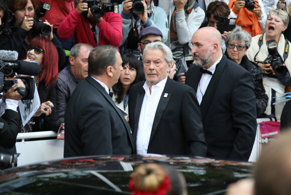 Alain Delon - Montée des marches du film "A Hidden Life" lors du 72ème Festival International du Film de Cannes, le 19 mai 2019. © Denis Guignebourg/Bestimage