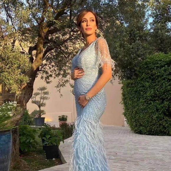 Kenza Farah annonce être maman d'un petit garçon prénommé Issa