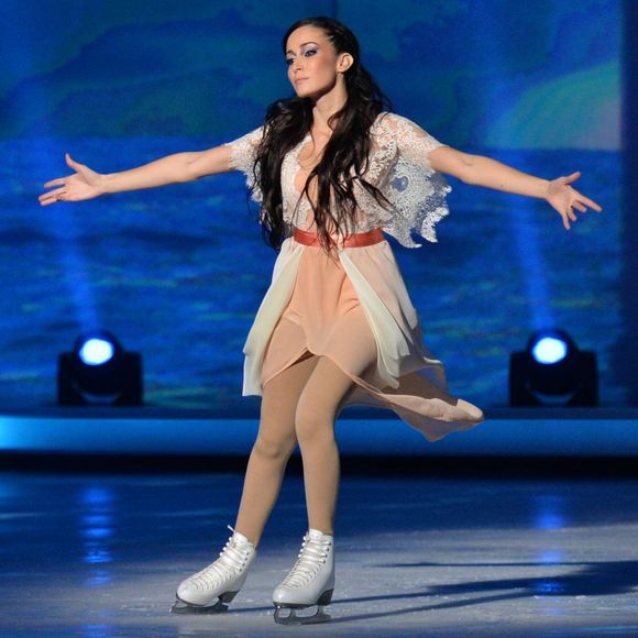 Ice Show 2013 - Quatrieme Prime. La finale. Kenza Farah pendant le quatrième prime diffuse sur M6 a Paris, France, le 18 décembre 2013.