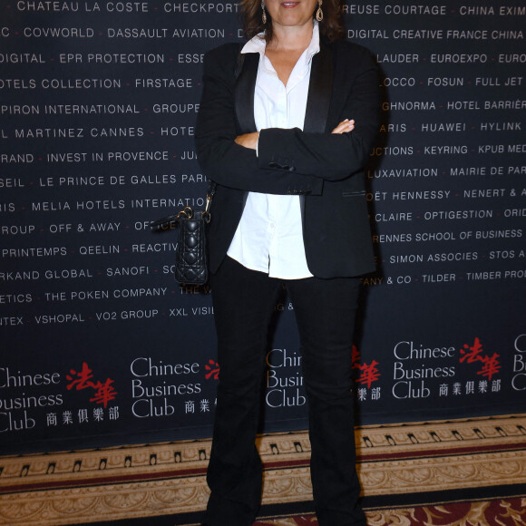 Anne Roumanoff au photocall de la soirée des 10 ans du Chinese Business Club à l'InterContinental Paris le 5 septembre 2022. © Giancarlo Gorassini / Bestimage.