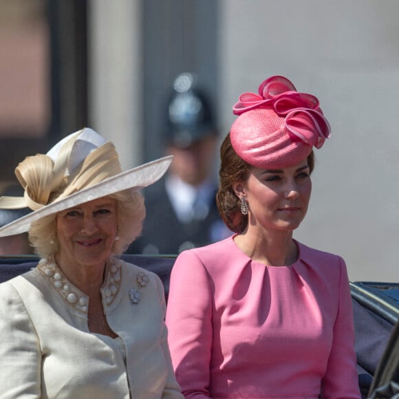 Camilla Parker Bowles, duchesse de Cornouailles et Catherine Kate Middleton , duchesse de Cambridge - La famille royale d'Angleterre assiste à la parade "Trooping the colour" à Londres le 17 juin 2017. 