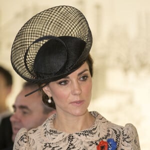 Kate Catherine Middleton, duchesse de Cambridge - Dévoilement de la plaque inaugurale de la nouvelle aile du musée lors des commémorations du centenaire de la Bataille de la Somme à Thiepval, bataille qui fût la plus meurtrière de la Première Guerre Mondiale. Le 1er juillet 2016 