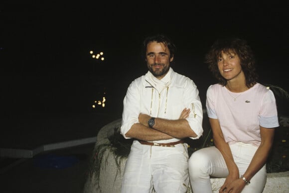 Archives - Chantal Nobel et Thierry Sabine au Sénégal, lors du Rallye Paris-Dakar, en janvier 1985.
