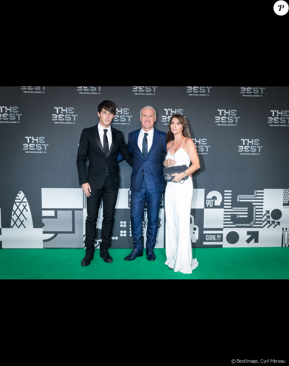 Didier Deschamps, sa femme Claude et leur fils Dylan - Les célébrités arrivent à la cérémonie des Trophées Fifa 2018 au Royal Festival Hall à Londres, Royaume Uni, le 25 septembre 2018. © Cyril Moreau/Bestimage