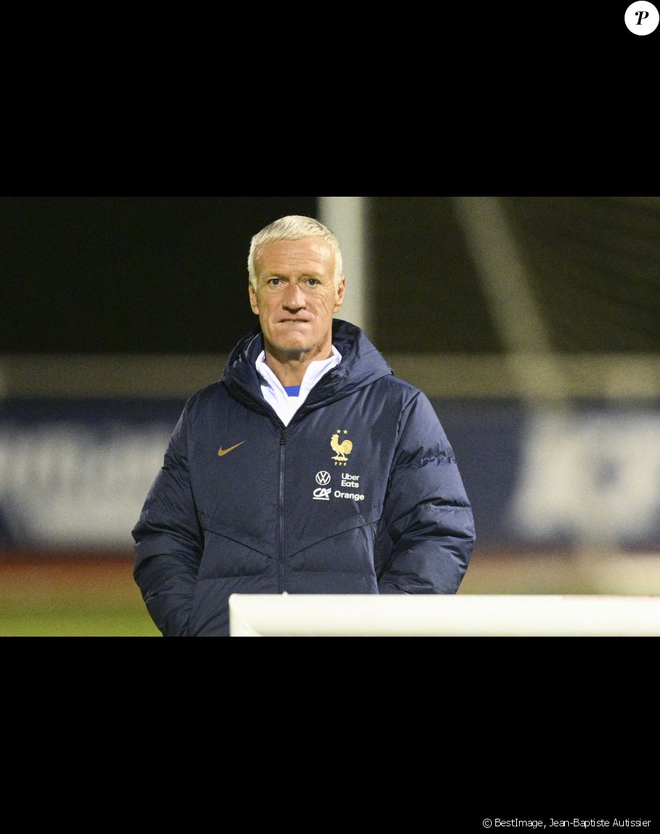 Didier Deschamps, sélectionneur et entraineur de l'équipe de France, lors de l'entraînementde l'équipe de France de football au centre de formation et centre National du Footbal de Clairefontaine-en-Yvelines, France. © Jean-Baptiste Autissier/Panoramic/Bestimage