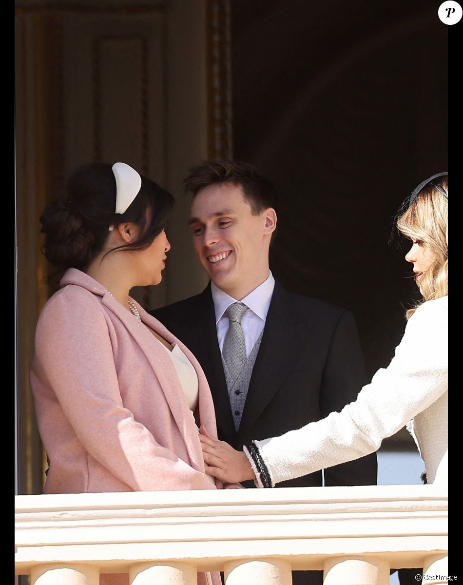 Louis Ducruet et sa femme Marie Chevallier, Camille Gottlieb - La famille princière au balcon du palais lors de la Fête Nationale de la principauté de Monaco le 19 novembre 2022. © Dominique Jacovides / Bruno Bebert / Bestimage