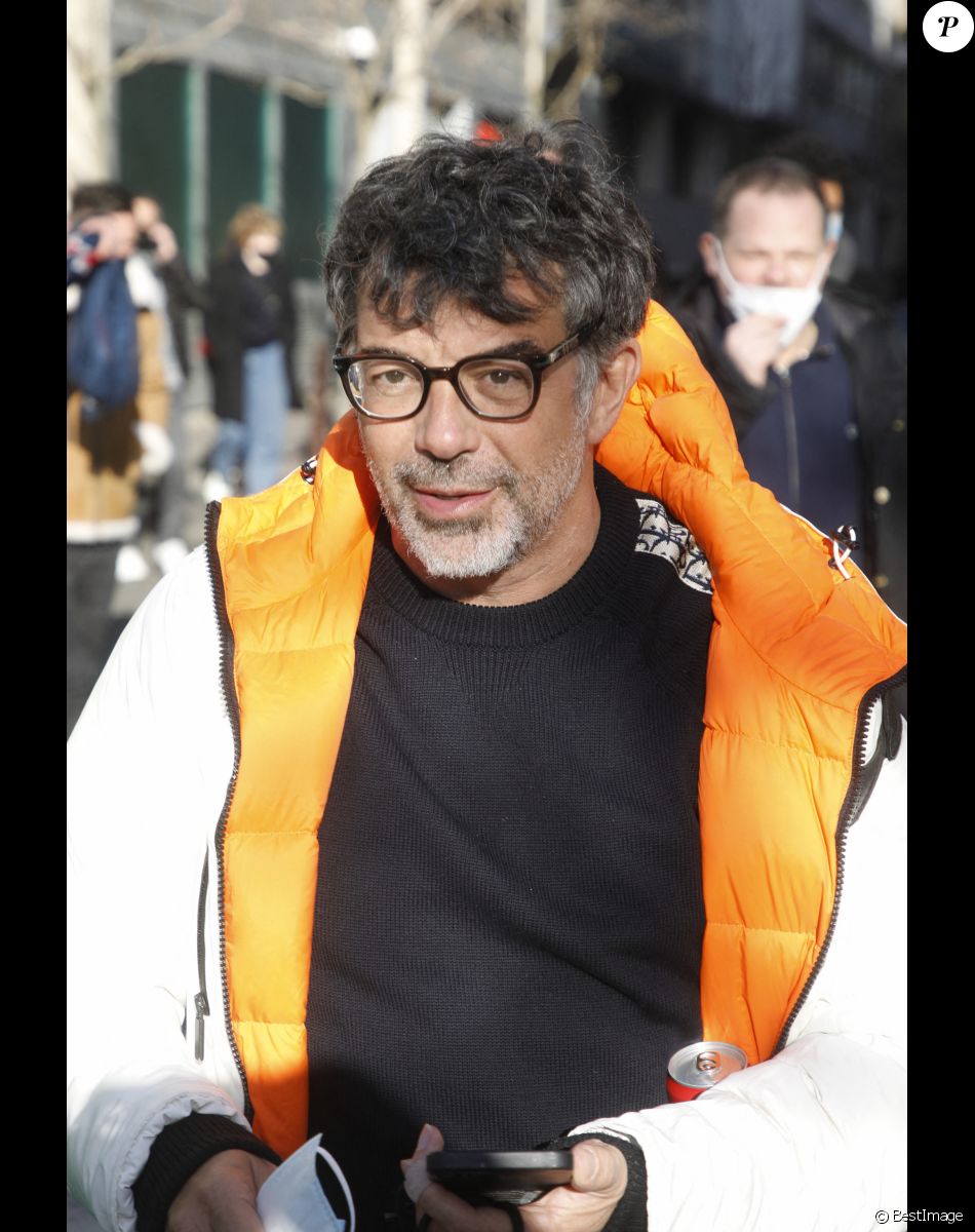 Exclusif - Stéphane Plaza à la sortie des studios RTL à Neuilly-sur-Seine, France, le 6 janvier 2022.