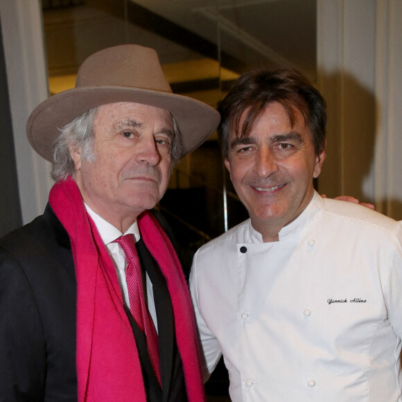 Exclusif - Franz-Olivier Giesbert et le Chef Yannick Alleno - Le propriétaire B.Magrez fête les 770 ans du Château Pape Clément au Pavillon Ledoyen à Paris, France, le 23 Novembre 2022. © Bertrand Rindoff / Bestimage 